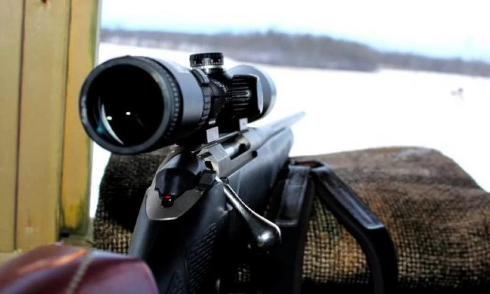 Συνελήφθη Αλβανός στα Κάτω Πατήσια με όπλο και πλήρη εξοπλισμό… ελεύθερου σκοπευτή!